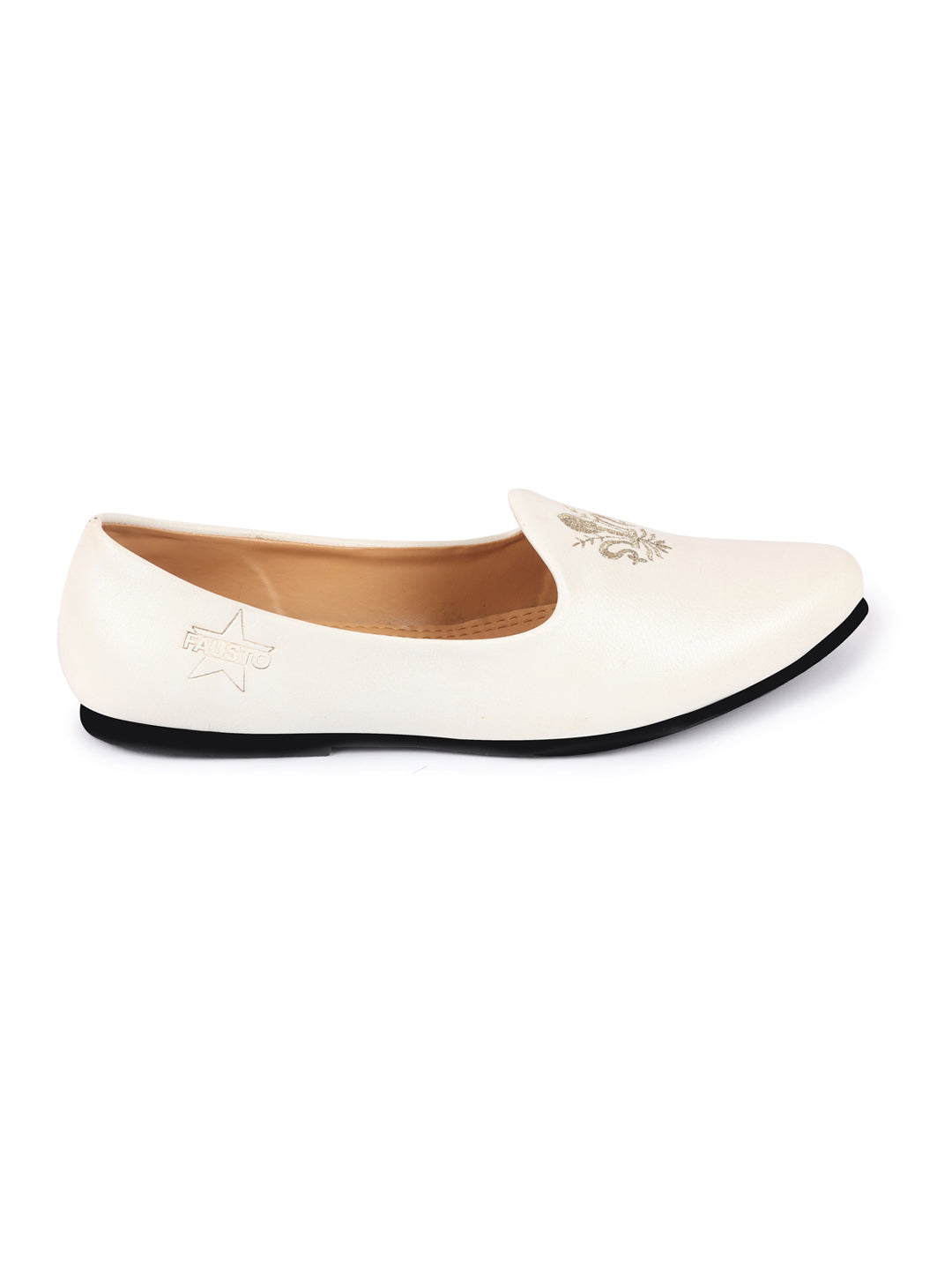 men white wedding ethnic party embroidery design slip on juttis and mojaris