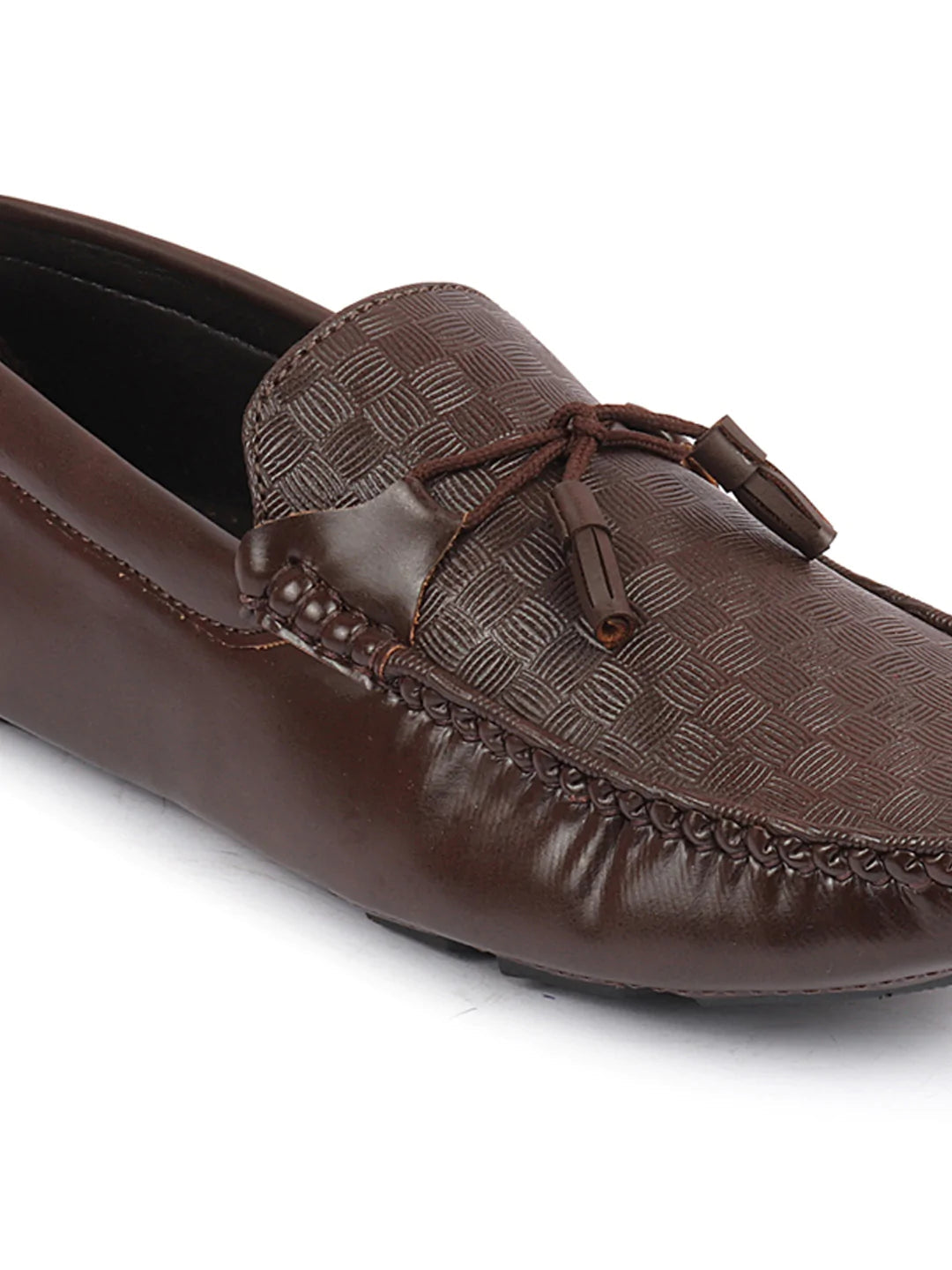 Shop Men Brown Textured Design Casual Tassel Slip On Driving Loafer and Moccasins Online.