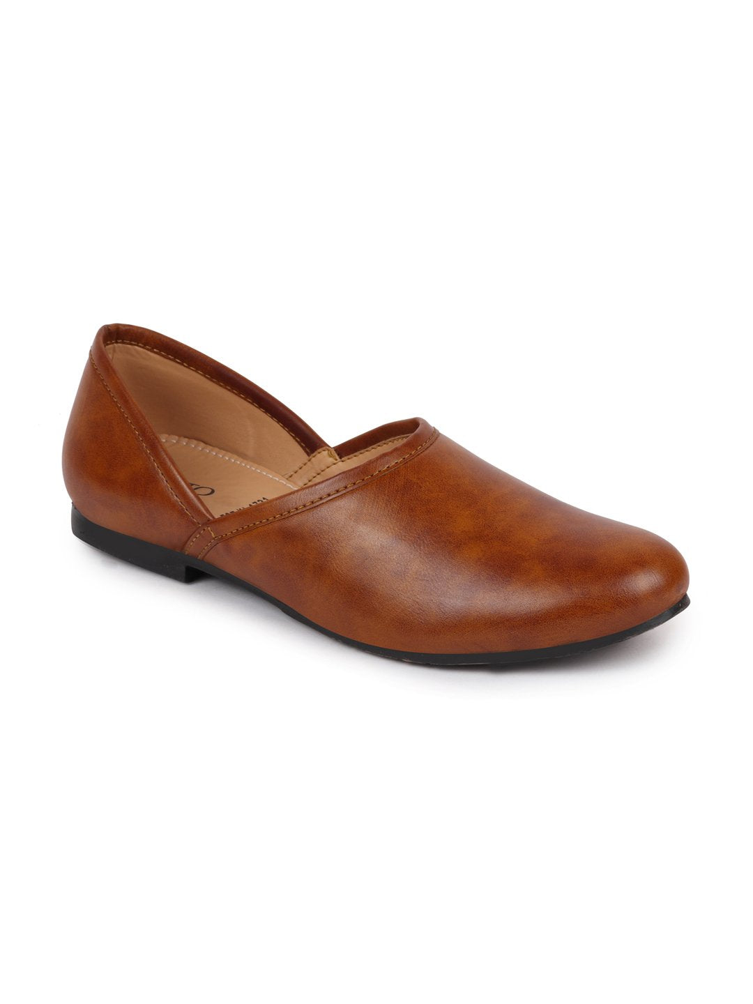 Shop Men Tan Ethnic Nagra Juttis & Mojaris Online.