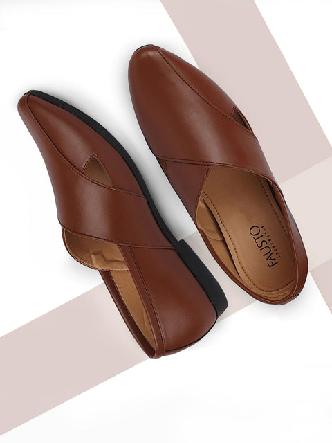 Shop Men Ethnic Tan Criss Cross Slip On Juttis and Mojaris Online.