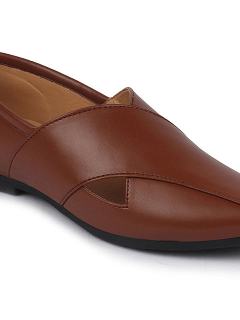 Shop Men Ethnic Tan Criss Cross Slip On Juttis and Mojaris Online.
