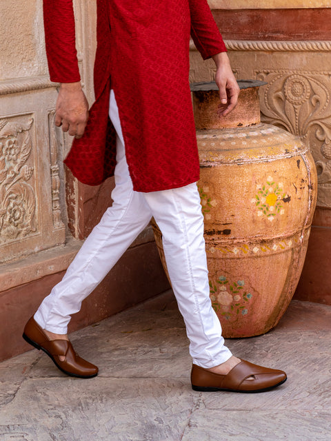 Shop Men Ethnic Tan Criss Cross Slip On Juttis and Mojaris Online.