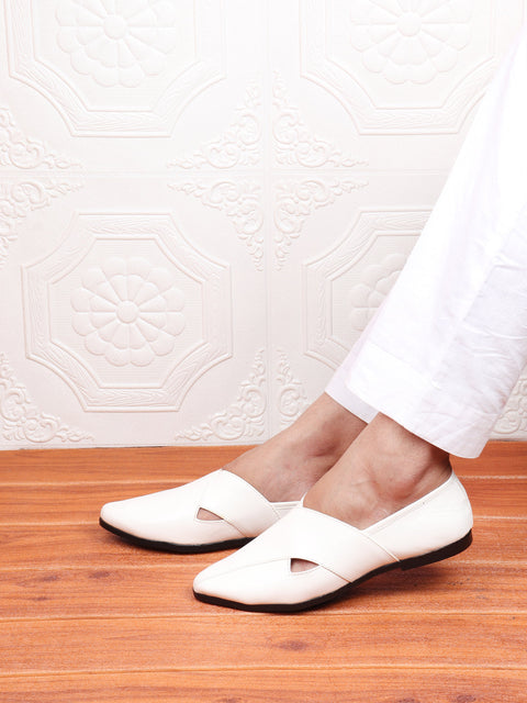Shop Men Ethnic White Criss Cross Slip On Juttis and Mojaris Online.