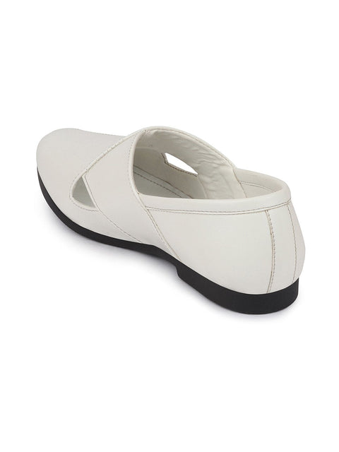 Shop Men Ethnic White Criss Cross Slip On Juttis and Mojaris Online.
