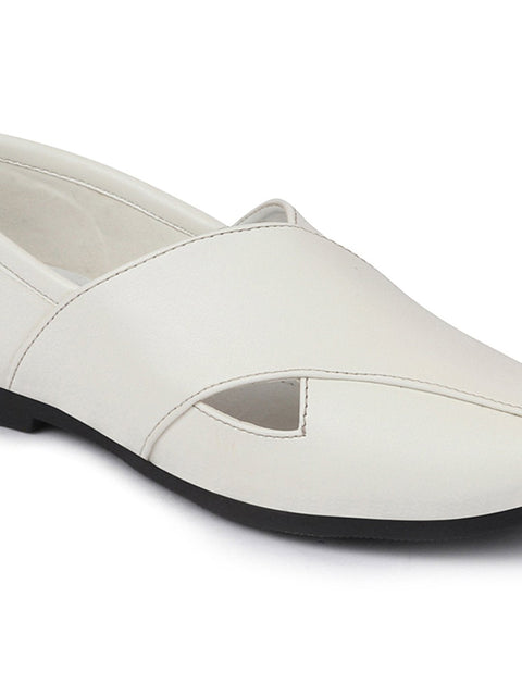Shop Men Ethnic White Criss Cross Slip On Juttis and Mojaris Online.