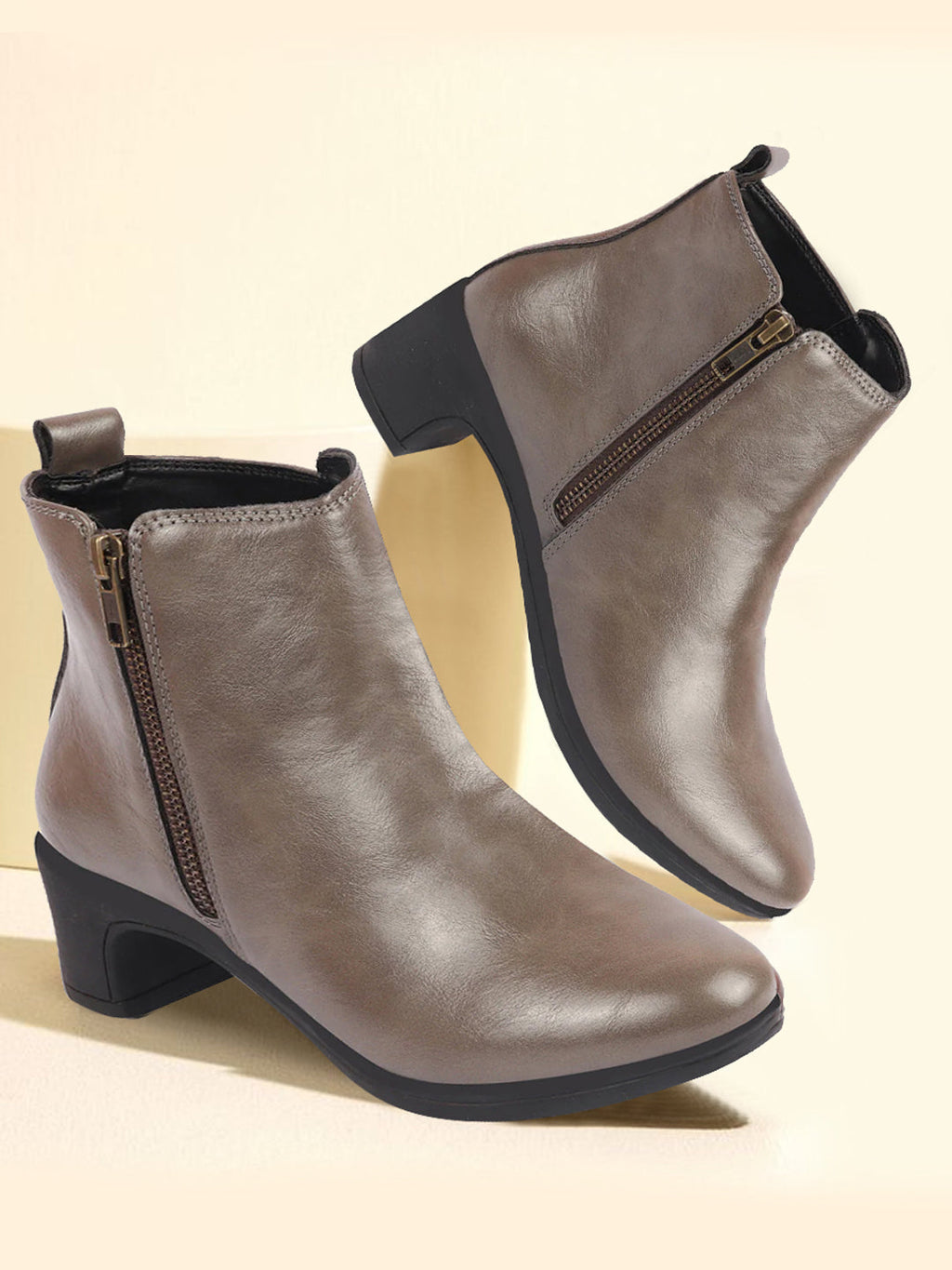 Shop Women Grey Mid Top Flared Heel Side Zipper Winter Classic Boots Online.