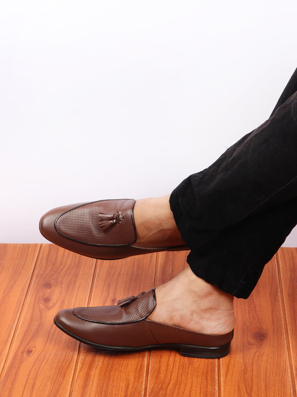 Shop Men Brown Back Open Tassle Leather Slip On Shoes Online.