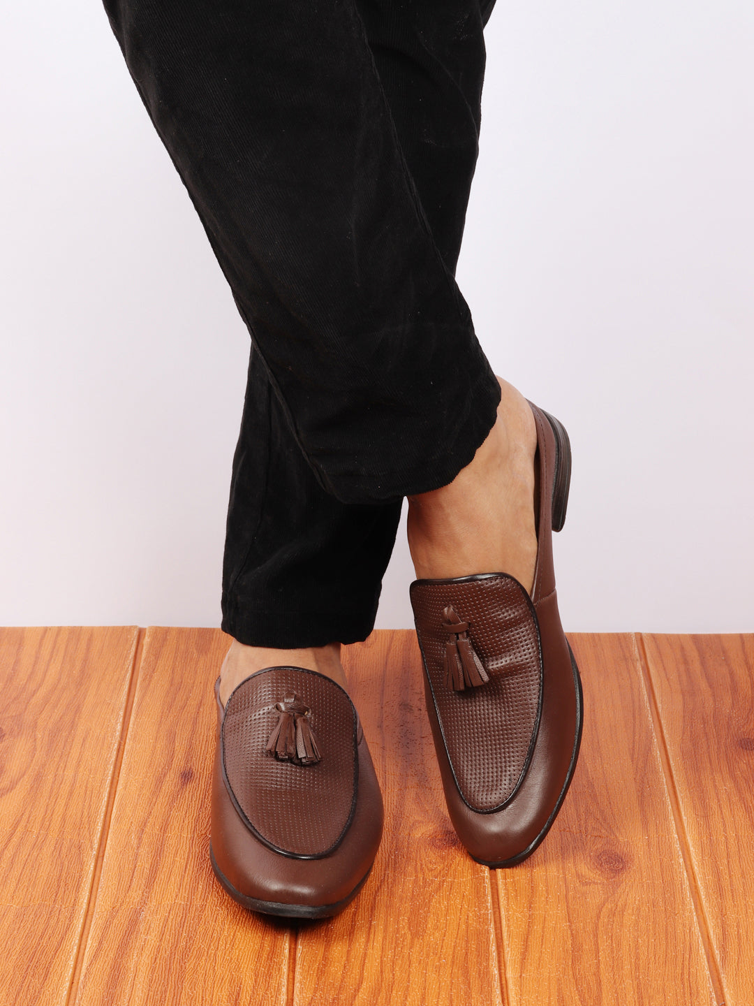 Shop Men Brown Back Open Tassle Leather Slip On Shoes Online.